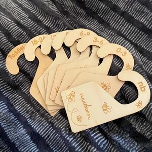 Baby clothes closet seperator